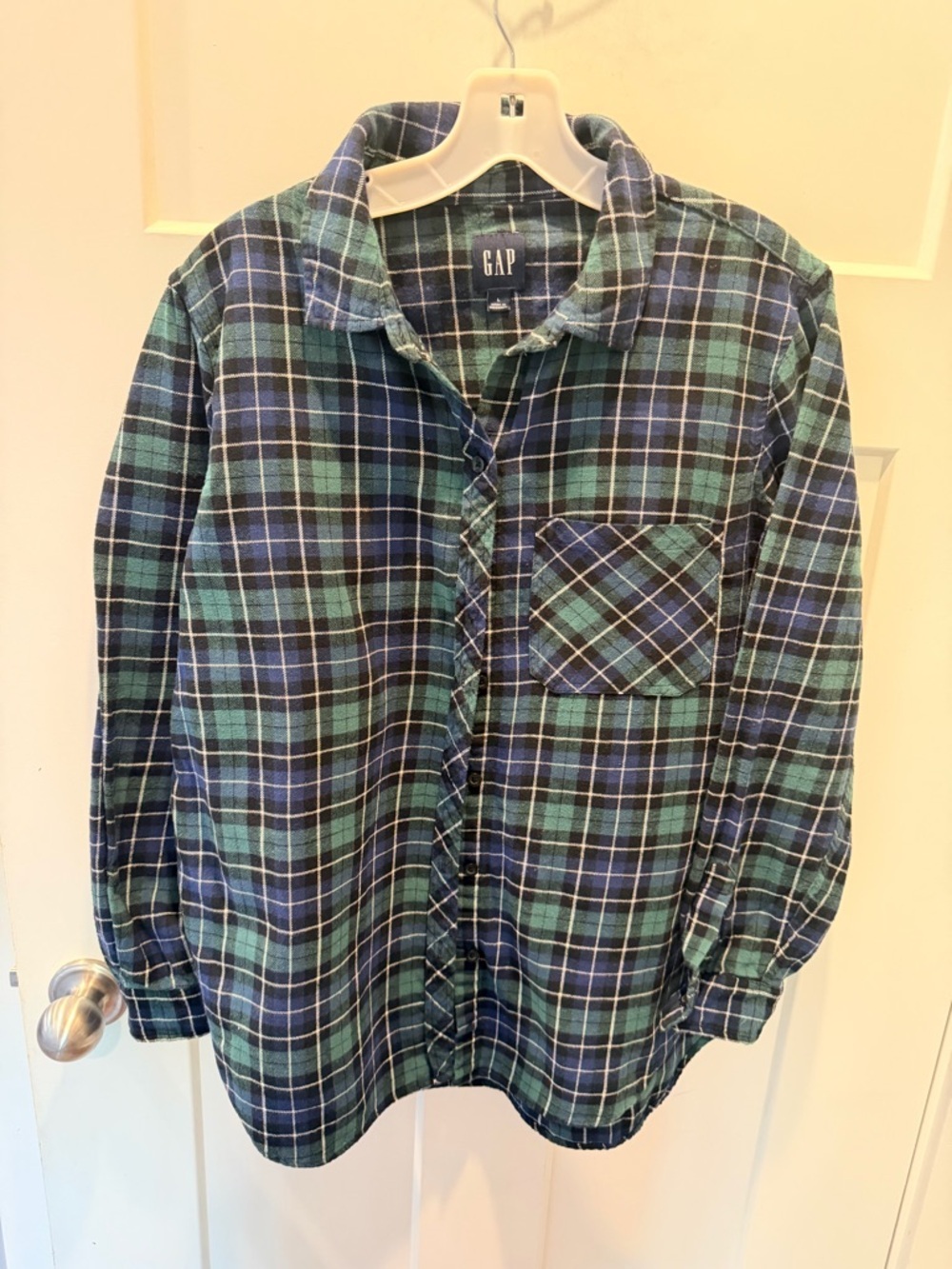 GAP Plaid Flannel Shirt Women’s Large Green Blue Button Up Long Sleeve Top